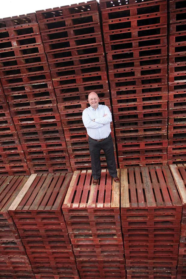 PALLET POOLING POOLING PARTNERS Europe’s number one Warehouse