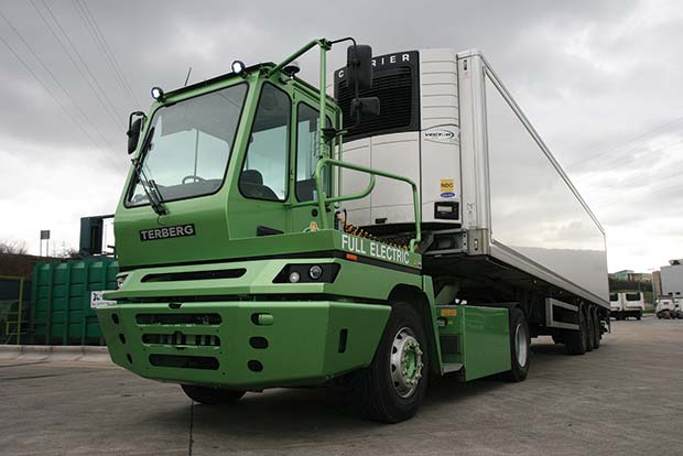Terberg-YT202-EV-Electric-Truck-0313-HiRes