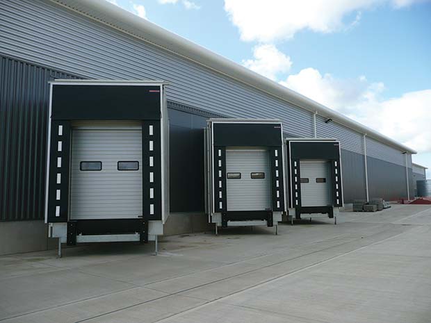 SPU40-doors-and-angled-loading-houses