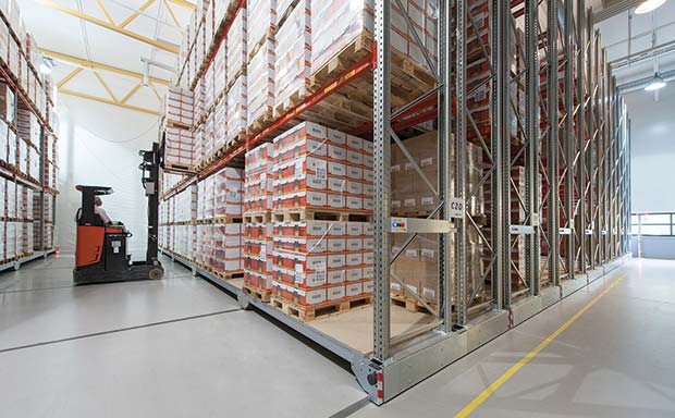 Dexion-Mobile-Pallet-racking-MOVO-food