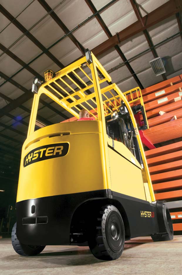 brute-strength-from-hyster-in-a-compact-electric-forklift-e4.0-5.5xn-electric-counterbalanced-forklift_b