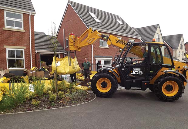 str-telehandler-love-your-garden-press