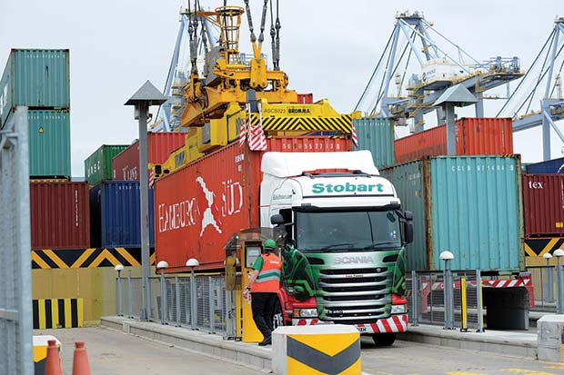 Eddie-Stobart-at-DP-World-London-Gateway