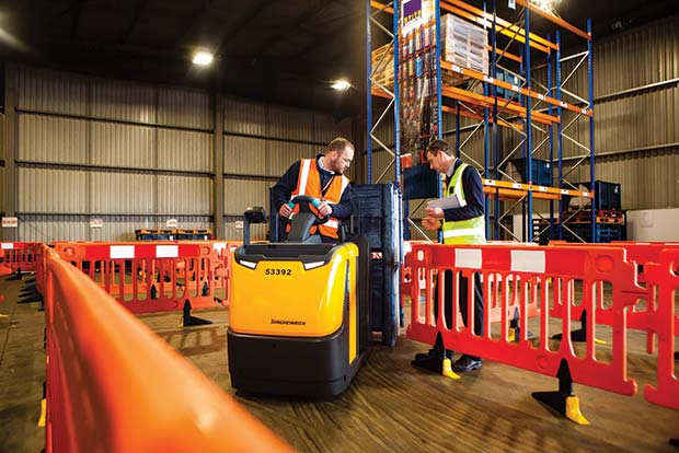 Risks_increased_by_unaccredited_in-house_forklift_training_warns_RTITB_a[6]