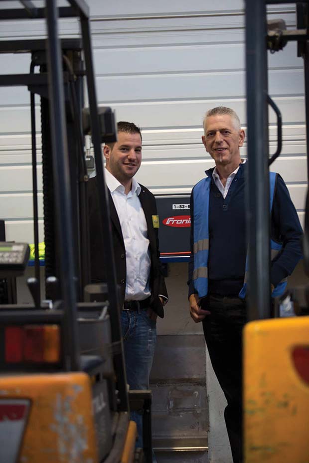 “With technology from Fronius, we were able to dramatically reduce the energy consumption of our forklift truck fleet.” Silvio Kellenberger (right), head of the warehousing department at Rhenus Contract Logistics, and Reto Baumgartner, Sales Advisor for Battery Charging Systems at Fronius Switzerland. 